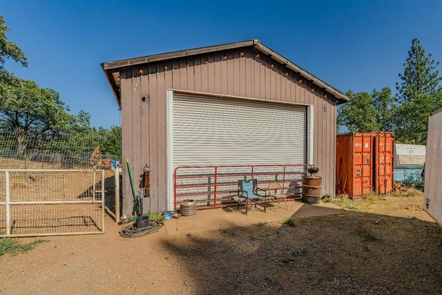 8133 West Old Emigrant Trl, Mountain Ranch, CA 95246