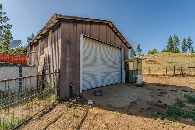 8133 West Old Emigrant Trl, Mountain Ranch, CA 95246