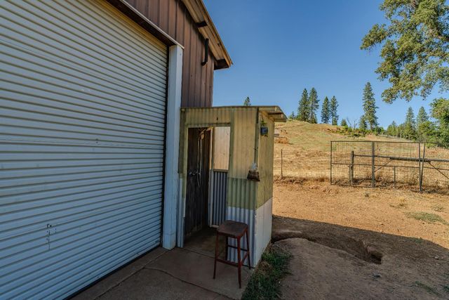 8133 West Old Emigrant Trl, Mountain Ranch, CA 95246