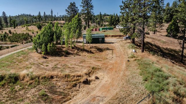 8133 West Old Emigrant Trl, Mountain Ranch, CA 95246