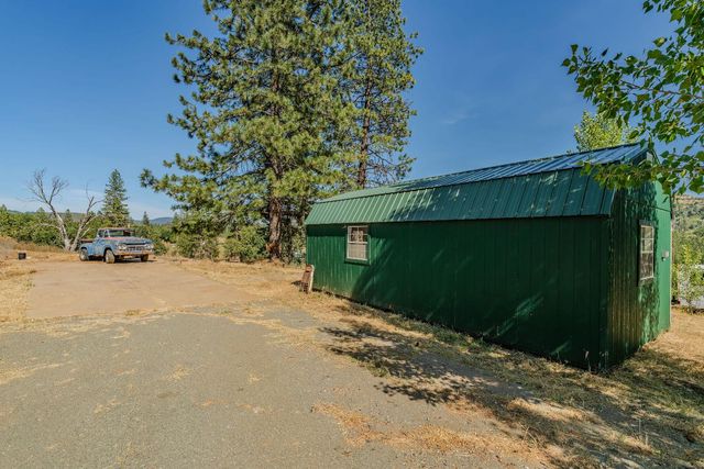 8133 West Old Emigrant Trl, Mountain Ranch, CA 95246