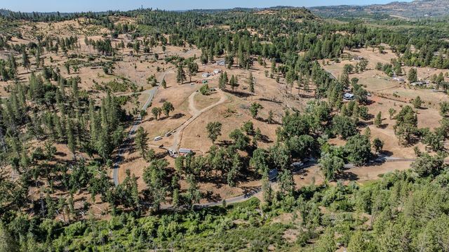 8133 West Old Emigrant Trl, Mountain Ranch, CA 95246