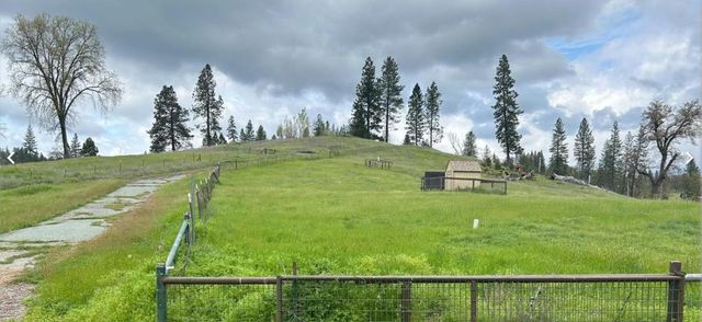 8133 West Old Emigrant Trl, Mountain Ranch, CA 95246