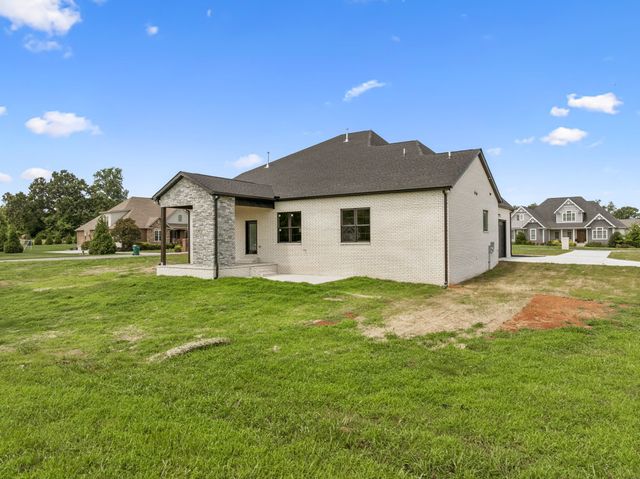 16 Blairmont Ct, Winchester, TN 37398