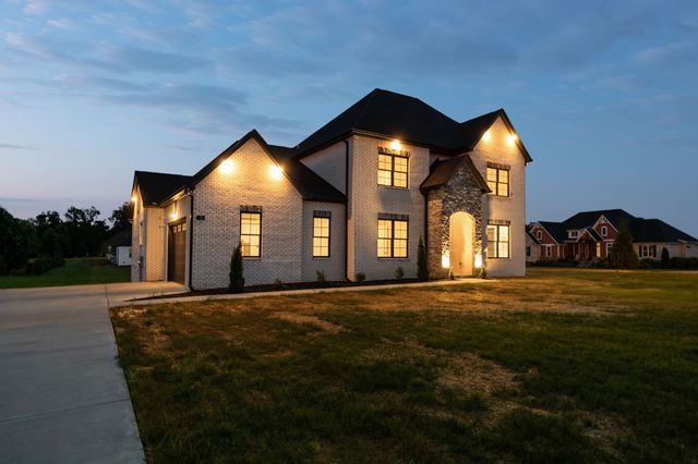 16 Blairmont Ct, Winchester, TN 37398