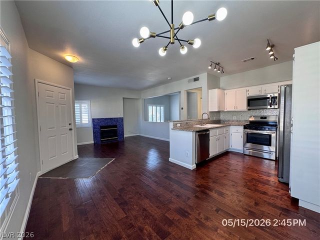 251 South Green Valley Parkway 2421, Henderson, NV 89012