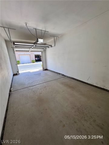 251 South Green Valley Parkway 2421, Henderson, NV 89012