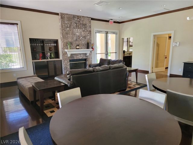 251 South Green Valley Parkway 2421, Henderson, NV 89012