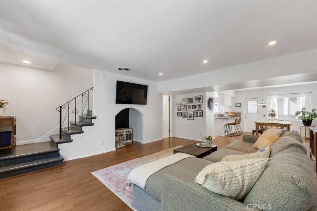 14238 Dickens Street 3, Sherman Oaks, CA 91423