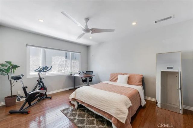 14238 Dickens Street 3, Sherman Oaks, CA 91423