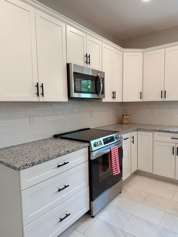 12 Woodruff Rd, Clinton, MA 01510