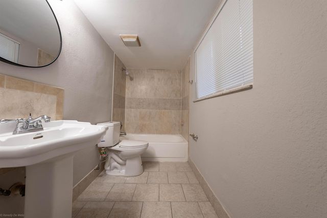 3469 NW 44th Street 101, Oakland Park, FL 33309
