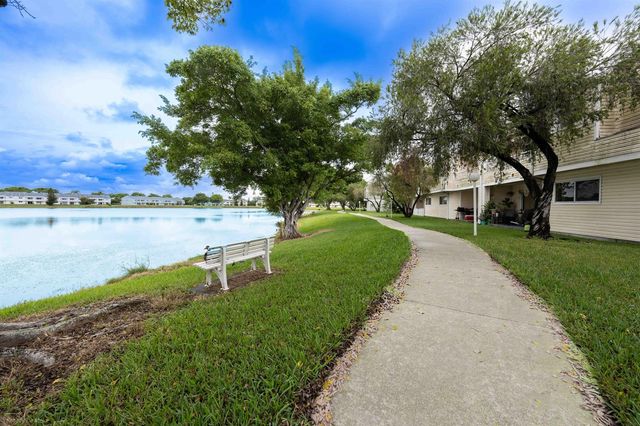 3469 NW 44th Street 101, Oakland Park, FL 33309
