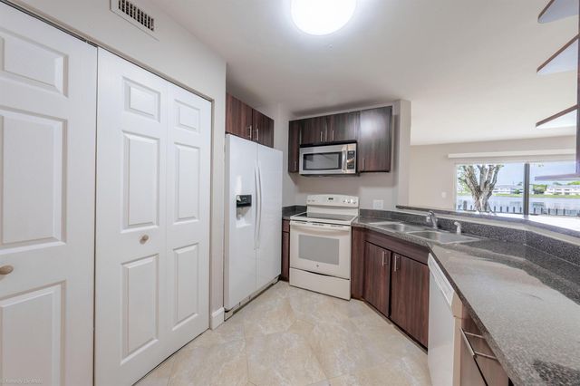 3469 NW 44th Street 101, Oakland Park, FL 33309