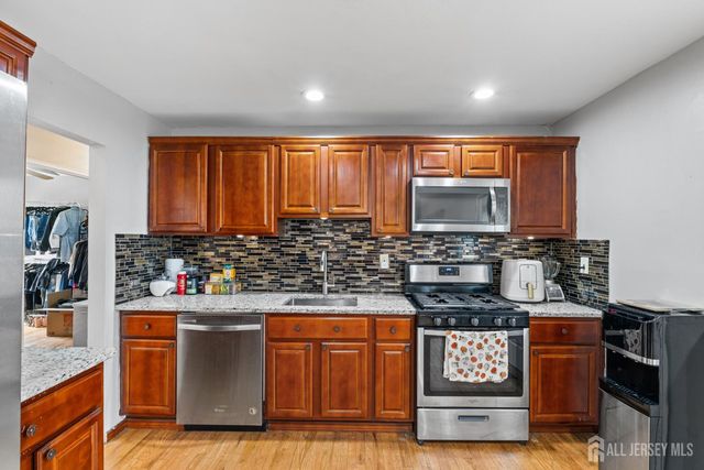 36 Mitchell Avenue, Piscataway, NJ 08854