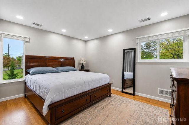 36 Mitchell Avenue, Piscataway, NJ 08854