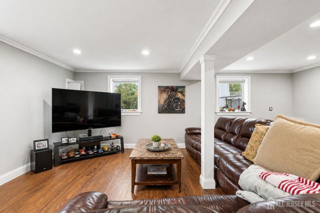 36 Mitchell Avenue, Piscataway, NJ 08854