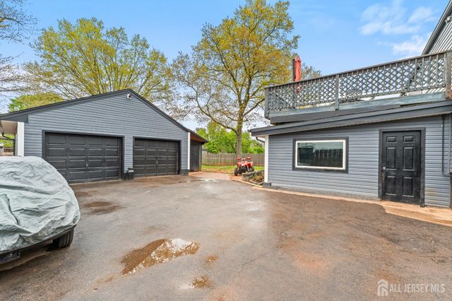 36 Mitchell Avenue, Piscataway, NJ 08854