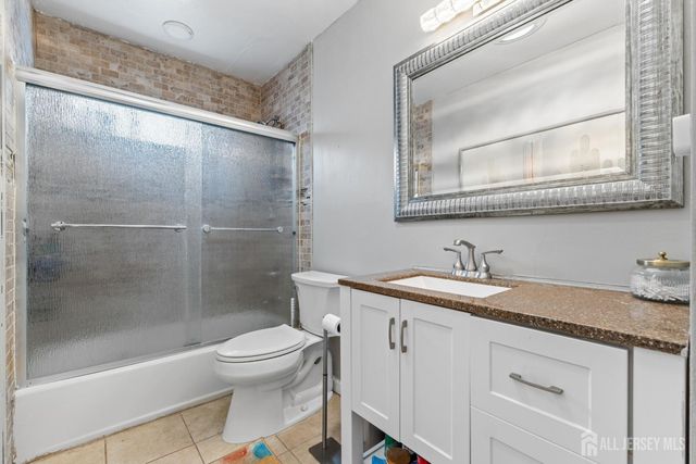 36 Mitchell Avenue, Piscataway, NJ 08854