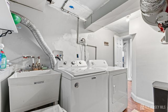 36 Mitchell Avenue, Piscataway, NJ 08854