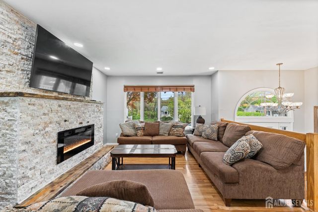 36 Mitchell Avenue, Piscataway, NJ 08854