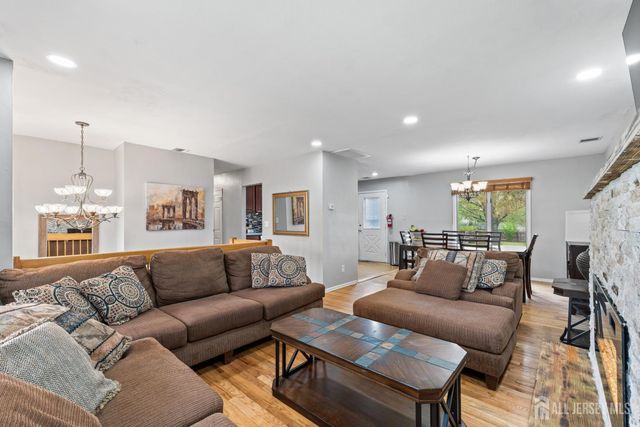 36 Mitchell Avenue, Piscataway, NJ 08854
