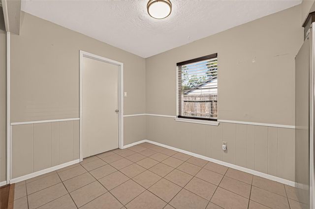 21719 Meadowhill Drive, Spring, TX 77388