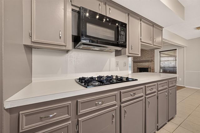 21719 Meadowhill Drive, Spring, TX 77388