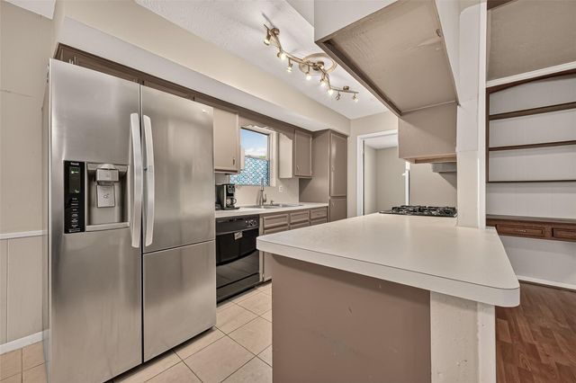 21719 Meadowhill Drive, Spring, TX 77388