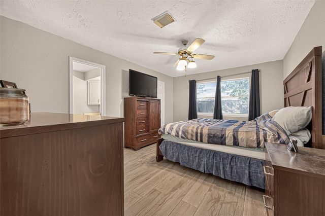 21719 Meadowhill Drive, Spring, TX 77388