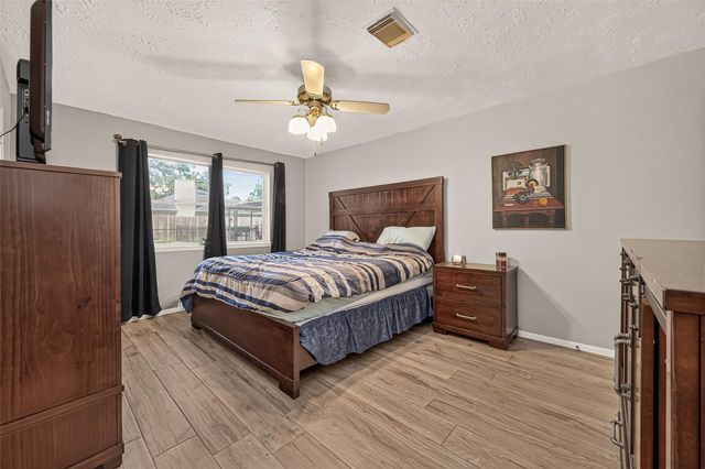21719 Meadowhill Drive, Spring, TX 77388