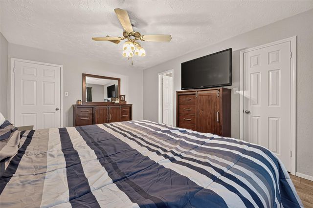 21719 Meadowhill Drive, Spring, TX 77388