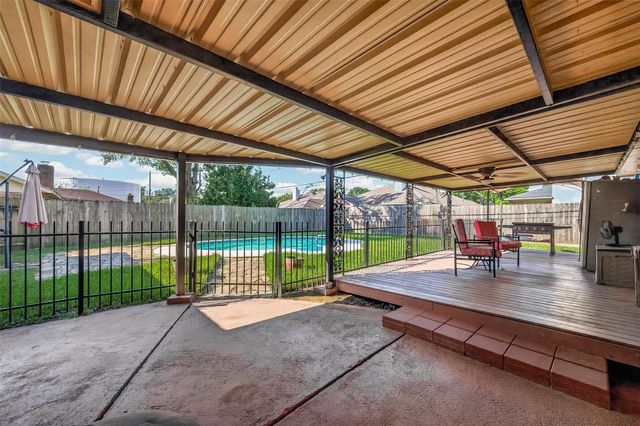 21719 Meadowhill Drive, Spring, TX 77388