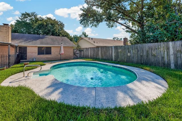 21719 Meadowhill Drive, Spring, TX 77388