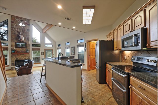 601 Echo DR, Spicewood, TX 78669