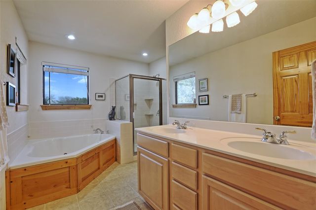 601 Echo DR, Spicewood, TX 78669