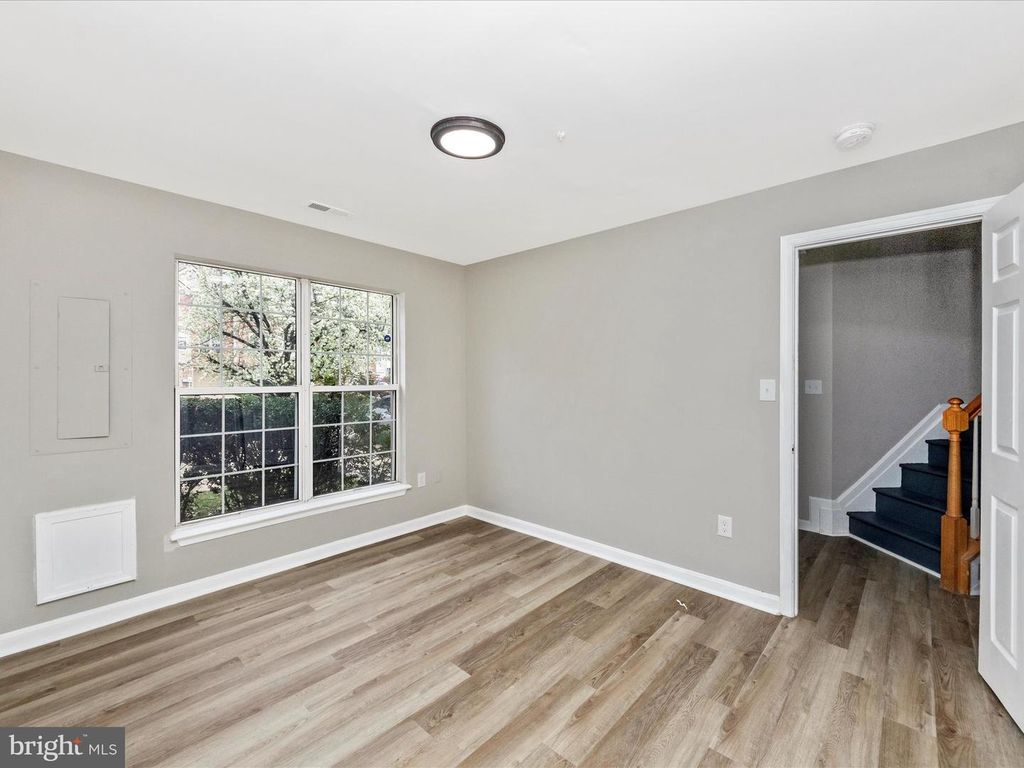 Image 10 of property listing at 2242 COMMISSARY CIR, Odenton, MD 21113