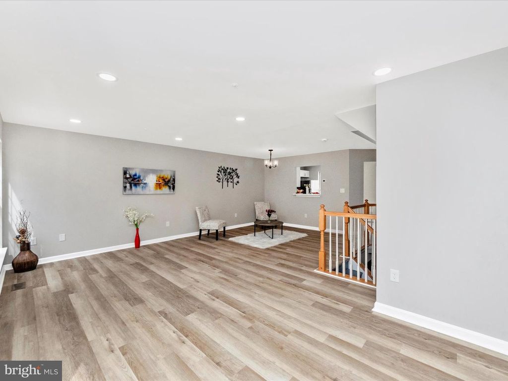Image 12 of property listing at 2242 COMMISSARY CIR, Odenton, MD 21113