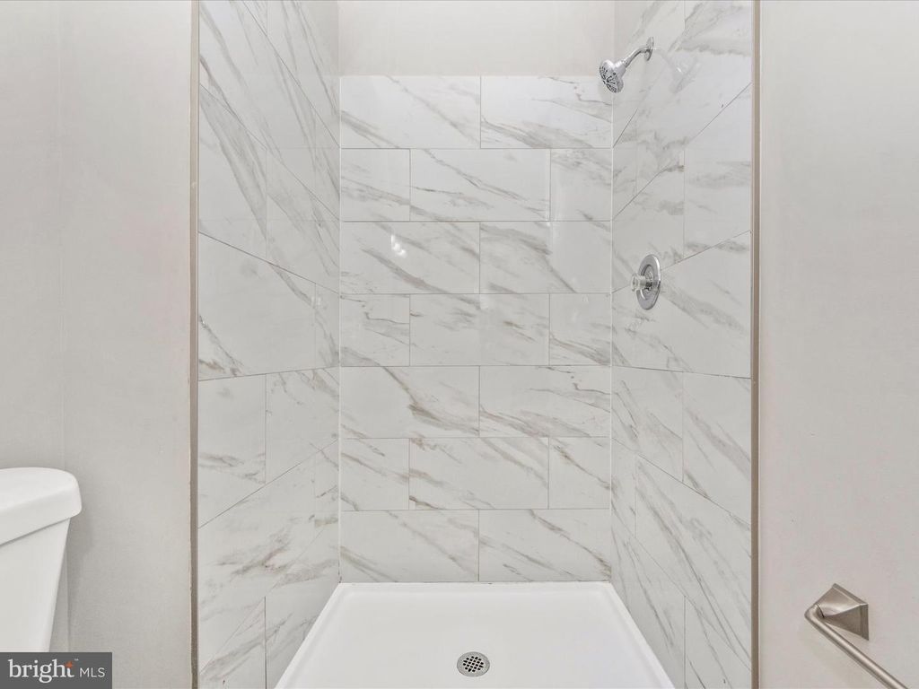 Image 29 of property listing at 2242 COMMISSARY CIR, Odenton, MD 21113