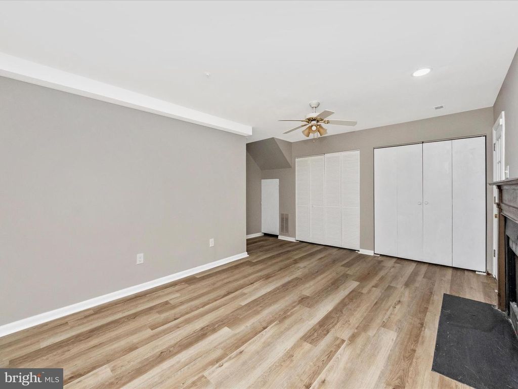Image 5 of property listing at 2242 COMMISSARY CIR, Odenton, MD 21113