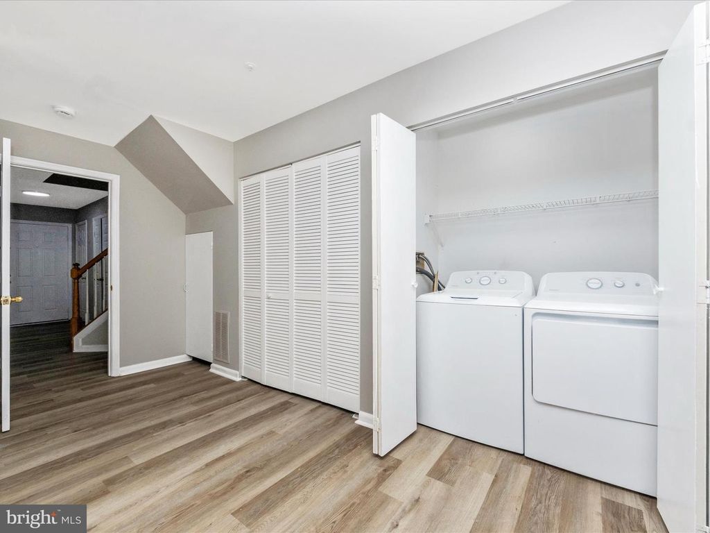 Image 6 of property listing at 2242 COMMISSARY CIR, Odenton, MD 21113