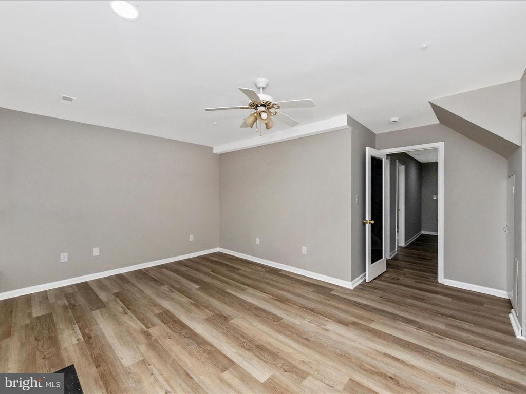 Image 7 of property listing at 2242 COMMISSARY CIR, Odenton, MD 21113