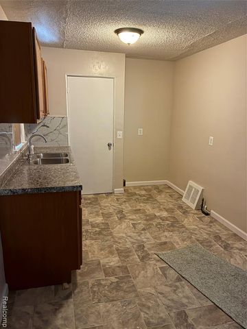 16107 Manning Street, Detroit, MI 48205