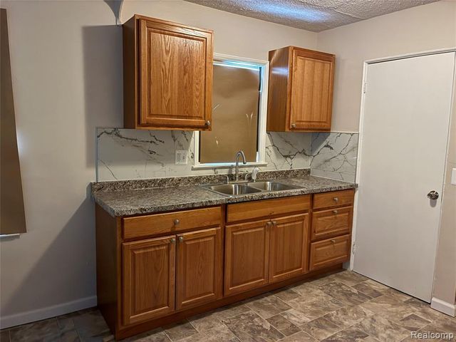 16107 Manning Street, Detroit, MI 48205