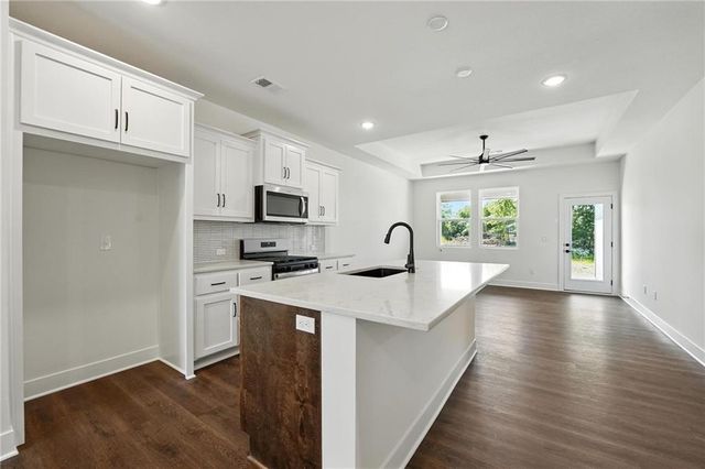 20624 Barker Street, Spring Hill, KS 66083
