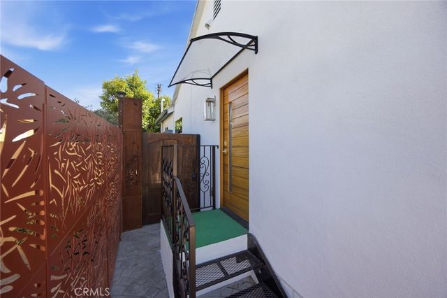 5606 White Oak Avenue, Encino, CA 91316