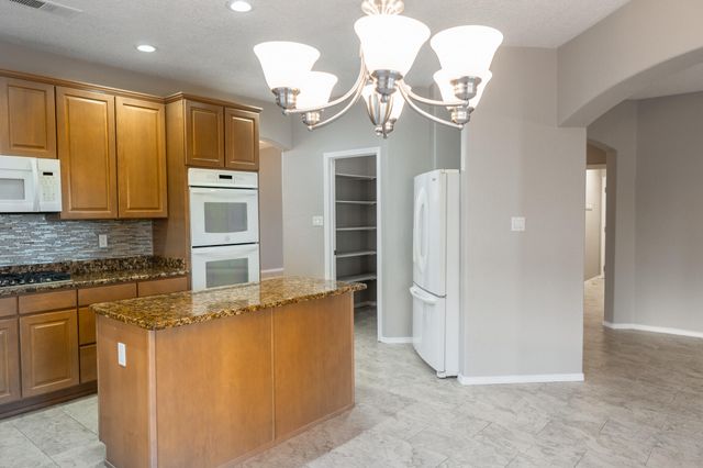 3809 Pinon Jay Court NW, Albuquerque, NM 87120