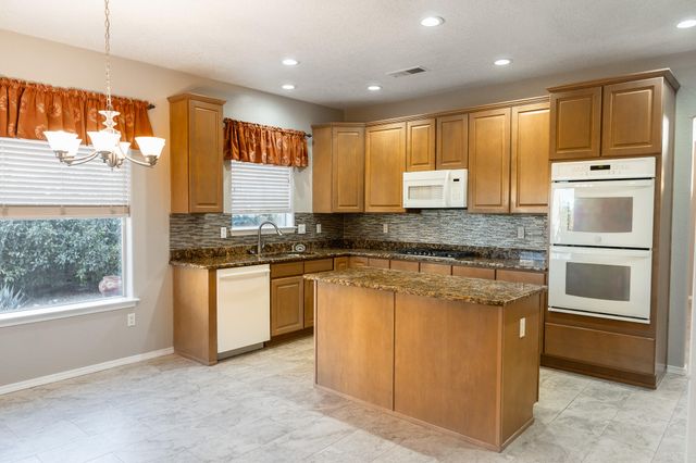 3809 Pinon Jay Court NW, Albuquerque, NM 87120