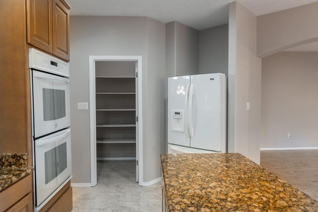3809 Pinon Jay Court NW, Albuquerque, NM 87120