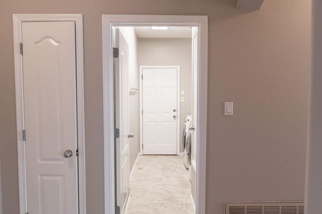 3809 Pinon Jay Court NW, Albuquerque, NM 87120